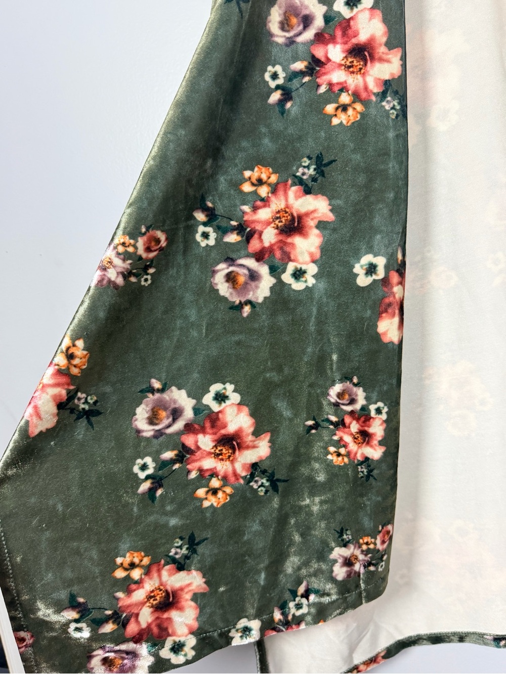 Do Everything in Love Velvet Floral Kimono Olive Whimsigoth Boho One Size - Picture 8 of 14